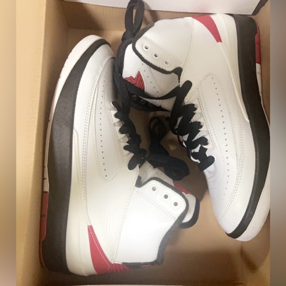 Jordan Retro 2 - Picture 1 of 3